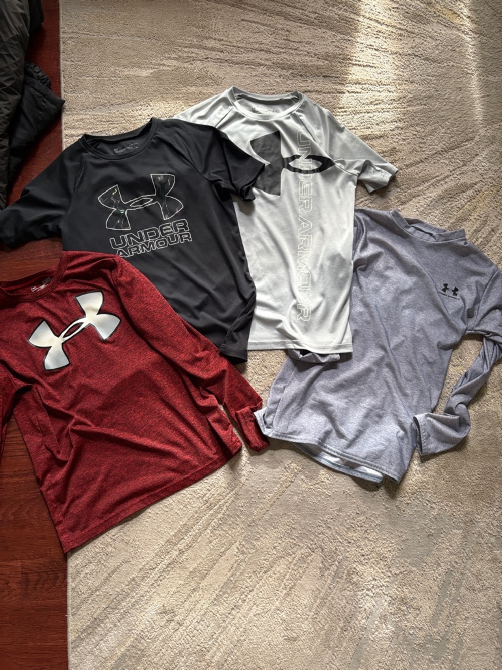Boys Under Armour shirts (4) size large